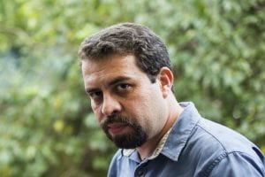 Vetado em palestra no Mackenzie, Boulos leva debate para a rua