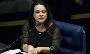 Janaína Paschoal chama líder do PSL de “pau mandado do PT”