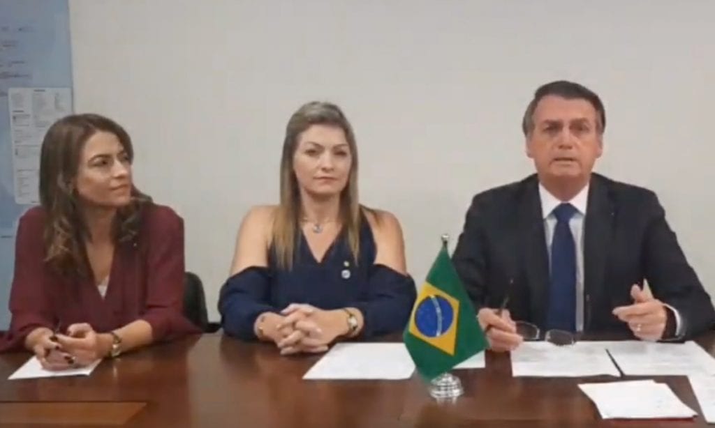 Em live de Bolsonaro, mulheres do PSL falam por 5 minutos e são interrompidas 7 vezes