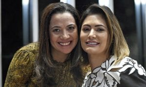 Senadora fã dos Bolsonaro tem condenação por improbidade