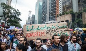 O medo muda de lado após multidão estudantil peitar Bolsonaro