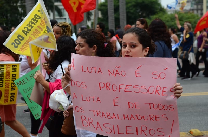 Mais de 4 milhões de professores devem aderir à greve geral