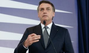 “Moro é nosso patrimônio, vítima de uma trama”, diz Bolsonaro