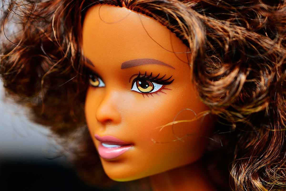 Campanha “Cadê Nossa Boneca?” denuncia falta de representatividade nos brinquedos 