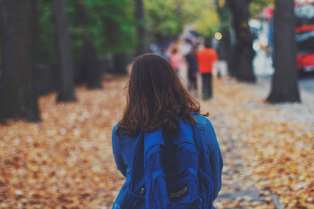 Caminhos para a escola ou a partir da escola?