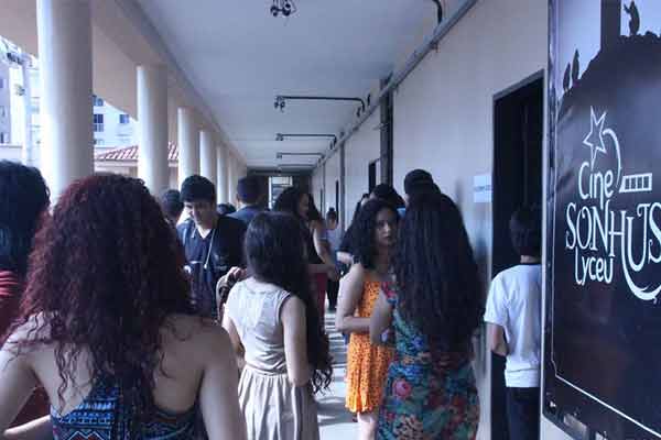 Em escola pública de Goiânia, aprendizagem se dá também pelo teatro
