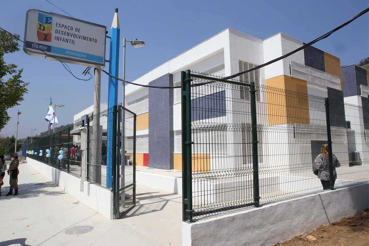 Por dia, 70 famílias recorrem à Justiça para conseguir vaga em creches