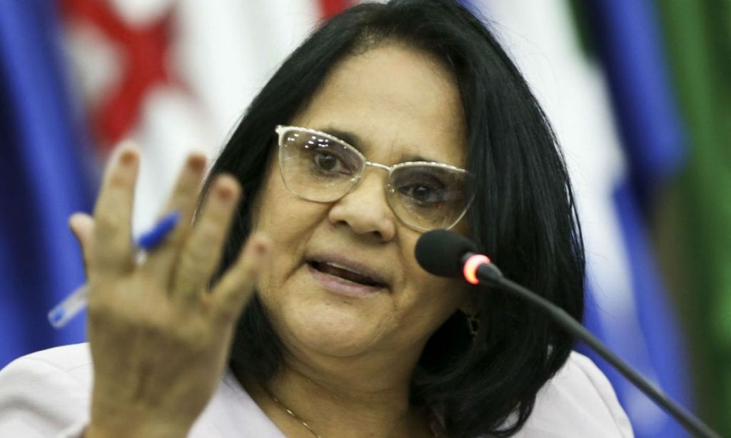 “Colocar família como resolução de problemas sexuais não é a solução”