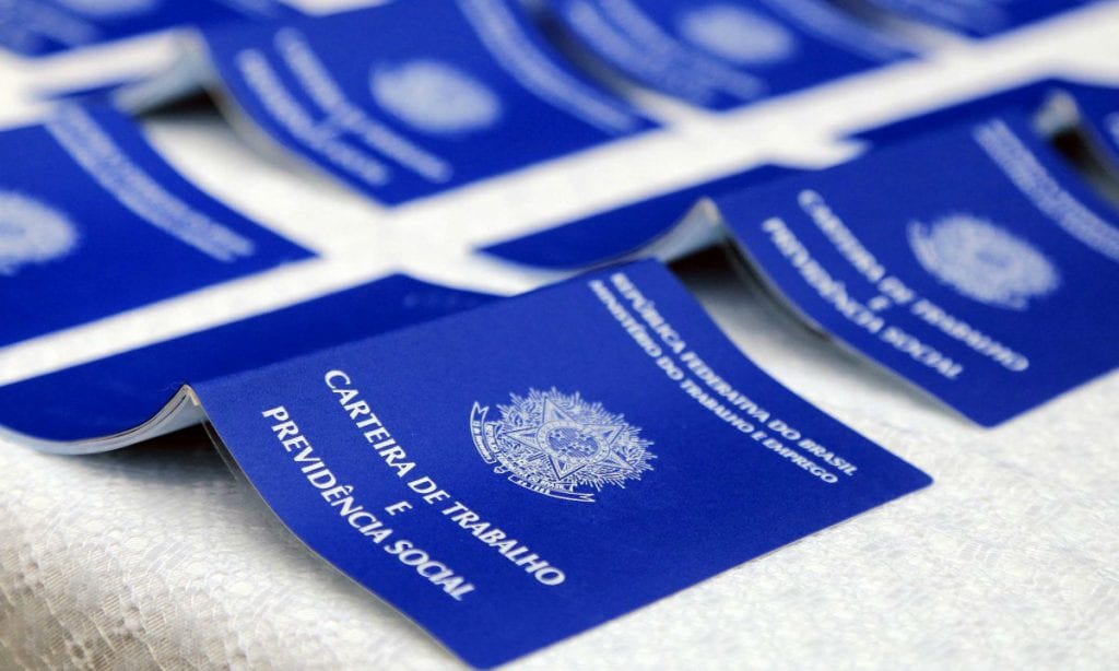 Desemprego mantém recorde e 14,8 milhões buscam trabalho no Brasil