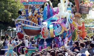 Herdeira da Disney critica a disparidade salarial na 'dreamland'