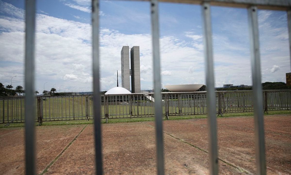 Bestialógico do governo em 150 dias acirra os ânimos no País
