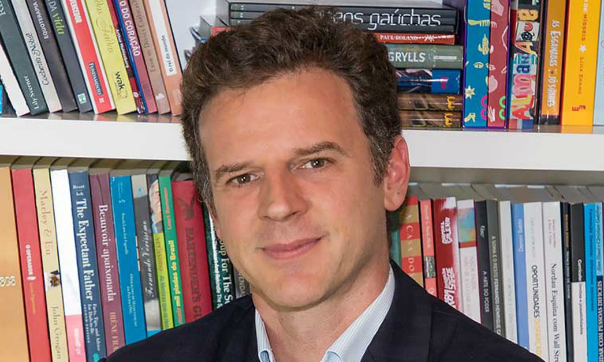 “Mercado não seria a solução, ele é o problema”, diz Eduardo Moreira