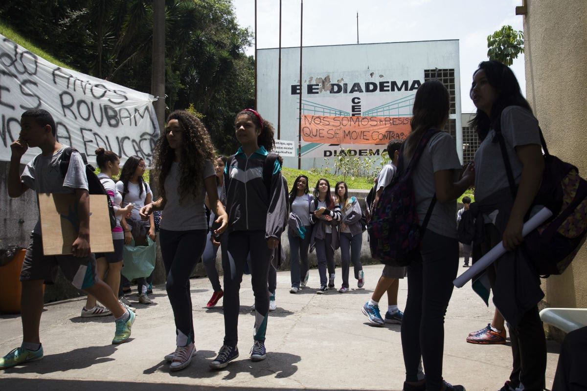 EE Diadema|Aluno protesta na E E Diadema