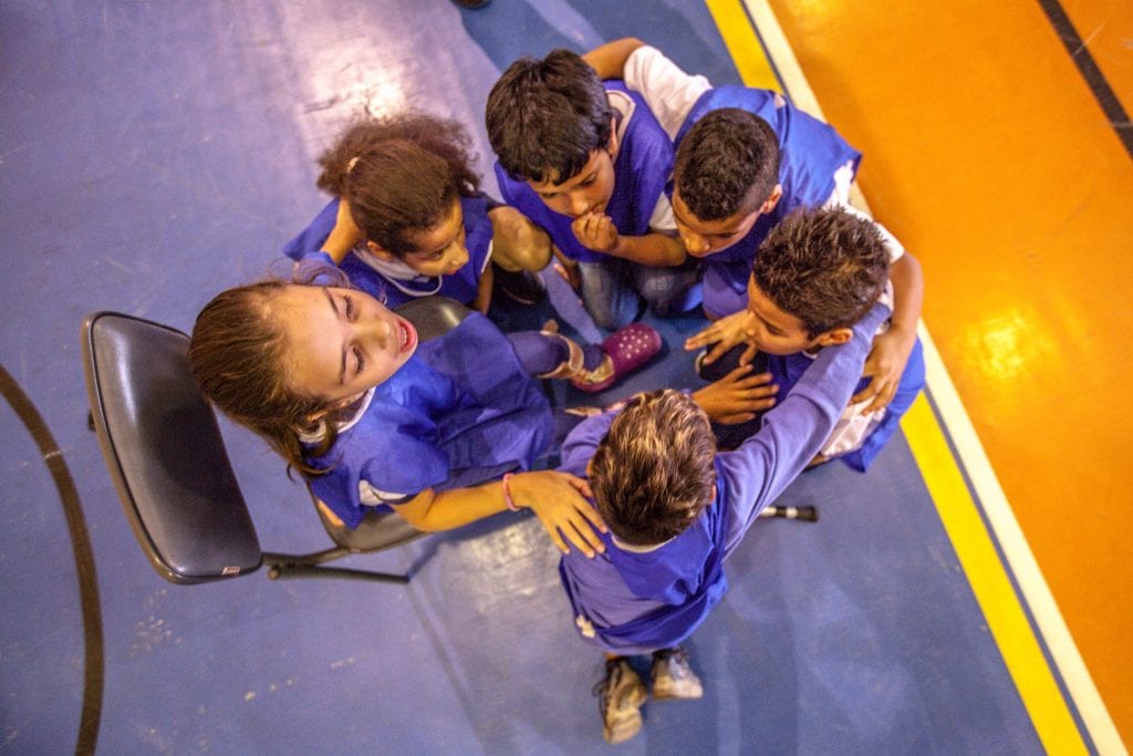 Opinião: melhor forma de combater a violência nas escolas é promover a paz