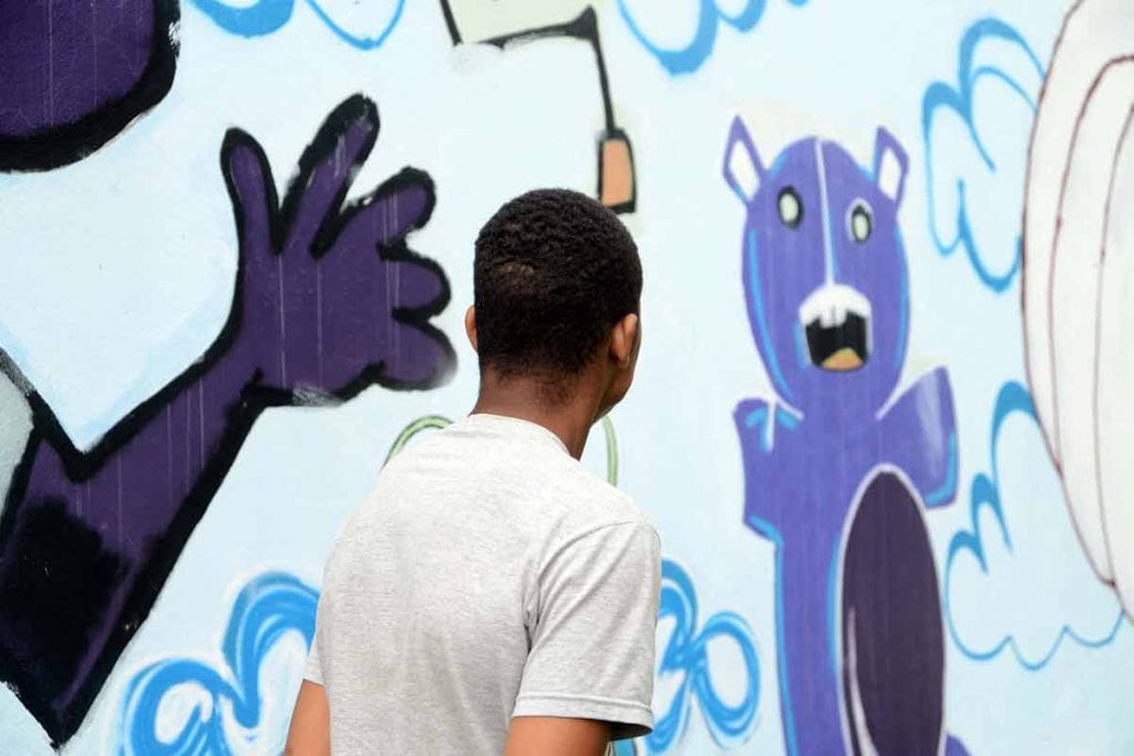 Plataforma gratuita ajuda a identificar crianças fora da escola