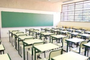 Professores da educação básica podem perder programas de formação, alerta Capes