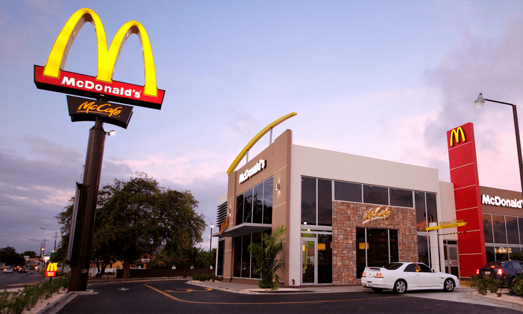 MP apura 25 casos de racismo e assédio sexual envolvendo o McDonalds