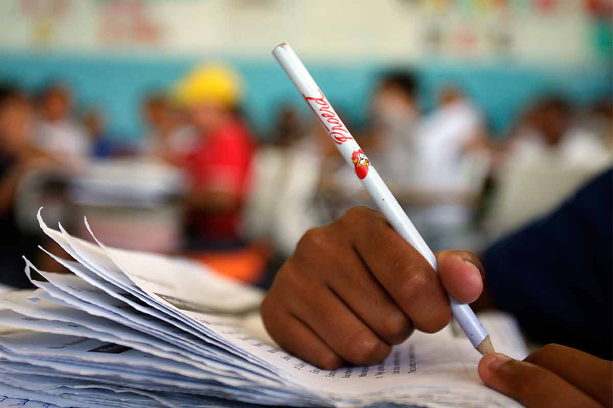 Entre  o mérito  e a culpa
