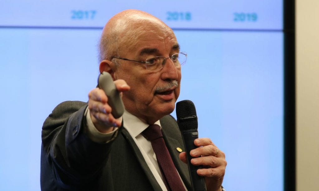 Terra diz não confiar na Fiocruz e pesquisa sobre drogas é engavetada