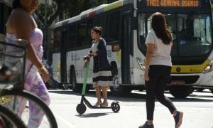França vai proibir patinetes elétricos em calçadas