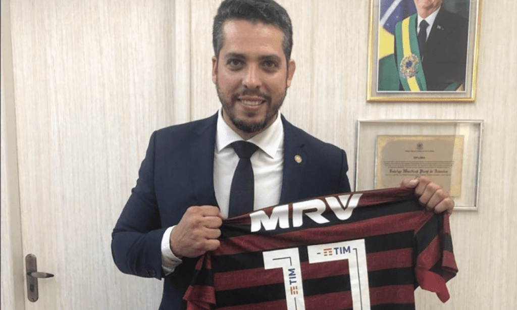 Alô, alô, torcida do Flamengo! Aquele abraço?