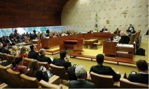 Apoiadores de Jair Bolsonaro cobram prisão de juízes do STF