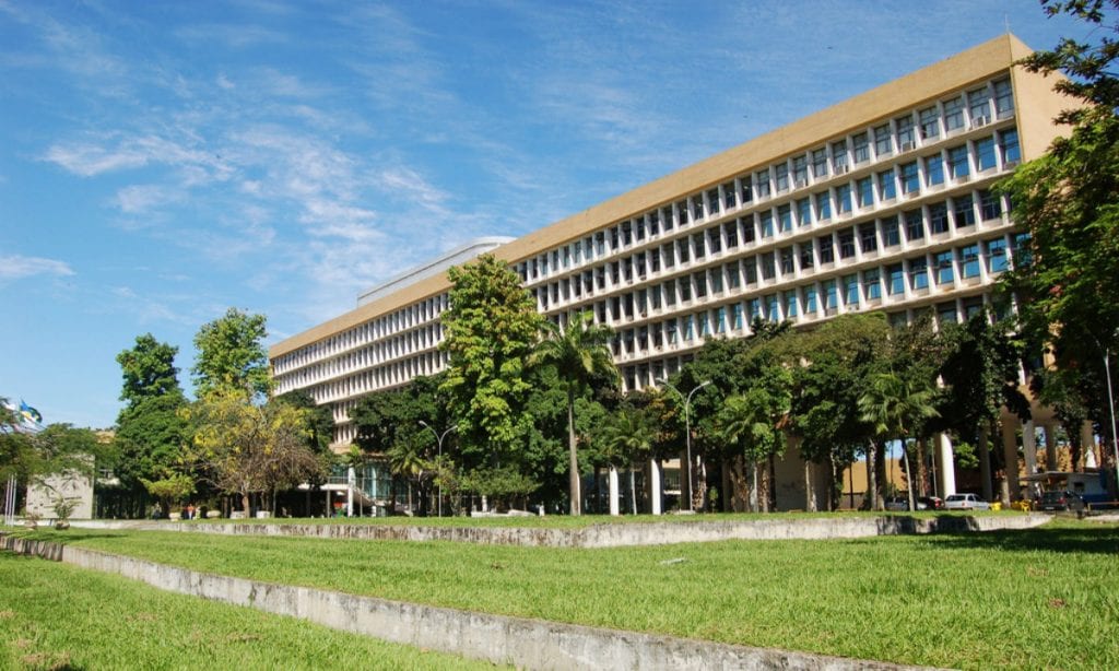 Universidades ameaçam paralisar atividades por falta de verba