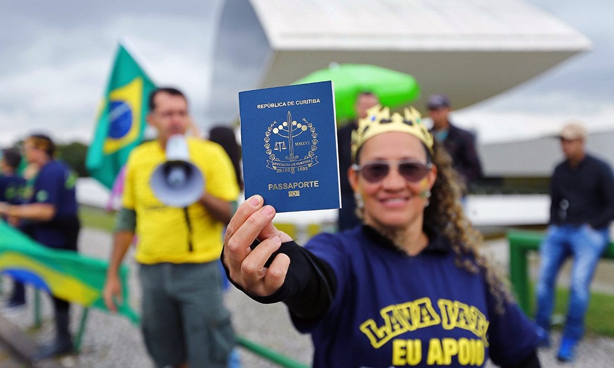 República de Curitiba se constrange e perde ‘patriotismo’
