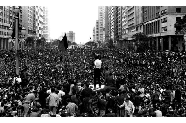 Passeata de estudantes no Rio de Janeiro durante a ditadura militar 