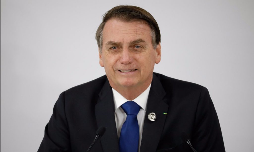 Bolsonaro diz ter convidado Macron para explorar a Amazônia com o Brasil