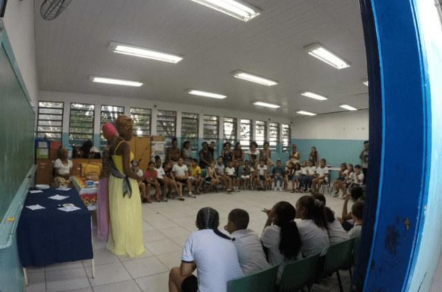 Debater política em sala de aula é imprescindível