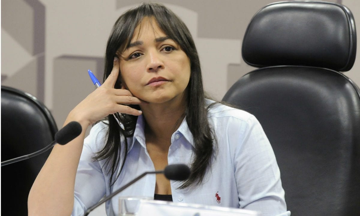 Senadora é ameaçada de morte por milícias digitais 