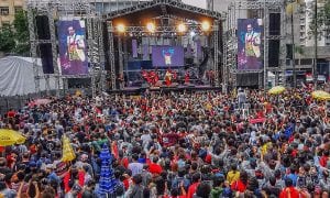 Artistas se apresentam no Festival Lula Livre; acompanhe