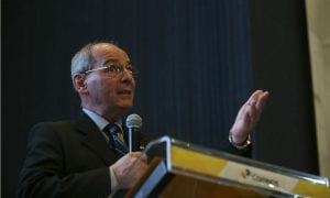 Presidente dos Correios ignora demissão e vai trabalhar normalmente