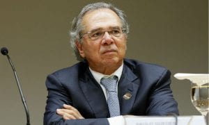 Paulo Guedes alega celular hackeado após entrar no Telegram: 'Bandidos'