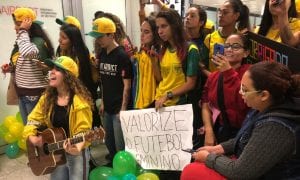 Uma recepção emocionada para as jogadoras do Brasil