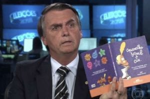 Eleito, Bolsonaro insiste em fakenews sobre kit gay