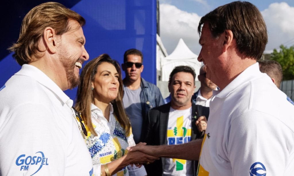 Casal de pastores amigo de Bolsonaro já foi preso com dólares na Bíblia