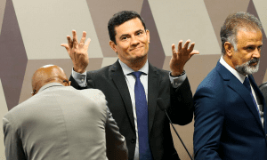 Moro perdeu a noção da função de juiz