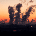 Concentração de CO₂ atingiu níveis recordes em 2024, alerta ONU