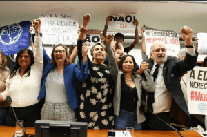 Escola sem Partido é arquivado e tramitação fica para o ano que vem