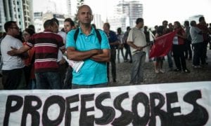 Piso salarial de professores brasileiros é o menor de 40 países, aponta OCDE