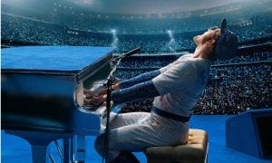 Rússia corta cenas gays de filme sobre Elton John e cantor condena