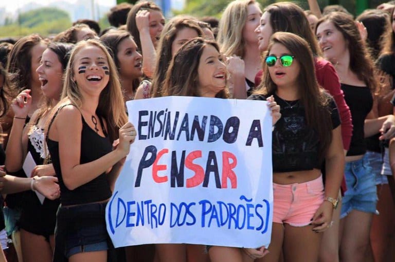 Como o abaixo-assinado ‘Vai ter shortinho sim’ estimula o debate nas escolas