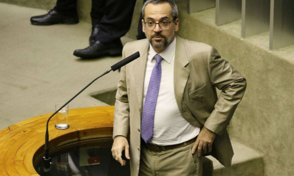 Por que o MEC quer excluir a biografia de Weintraub no Wikipedia?