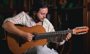 Yamandu Costa canta em disco canções suas com Paulo César Pinheiro