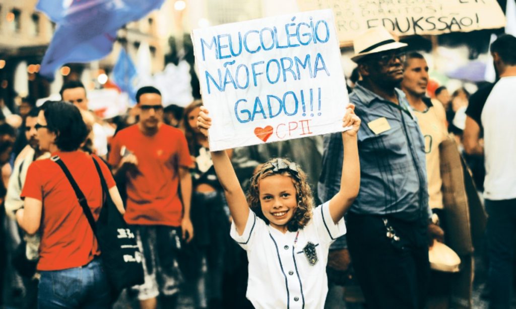 A defesa da educação é uma tarefa imposta às forças progressistas