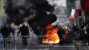 Desfile militar de 14 de julho é marcado por confrontos em Paris