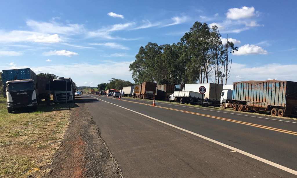 Ministério pede suspensão de novas regras de frete para caminhoneiros