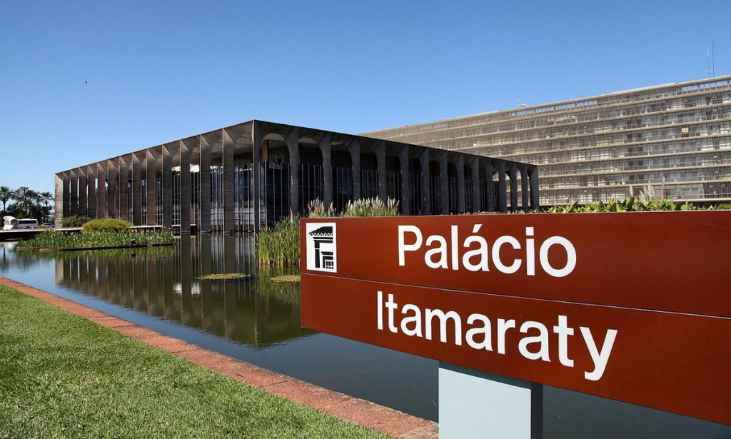 Cai o diplomata que transformou a principal fundação do Itamaraty em um bunker olavista